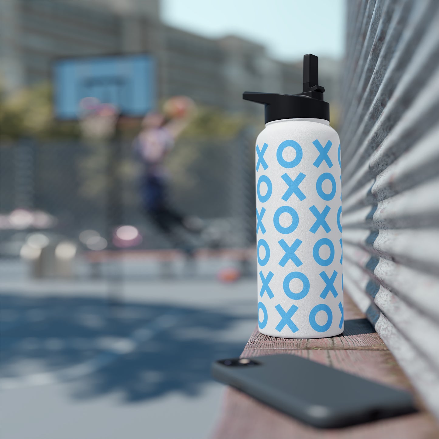 XOXO sipper water bottle 32oz