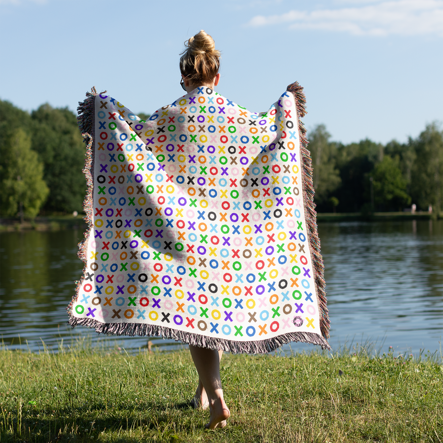 XOXO woven blankets